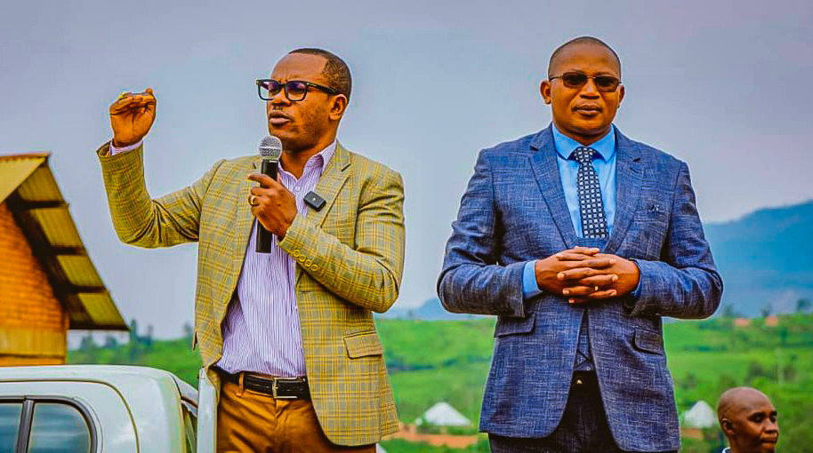 gitega-le-gouverneur-de-gitega-en-mission-de-travail-et-de-sensibilisation